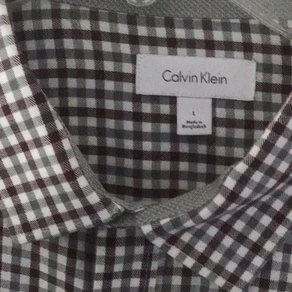 Calvin Klein very good condition  plaid shirt- size  Large - Picture 3 of 4